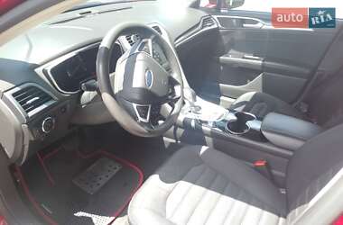 Седан Ford Fusion 2014 в 