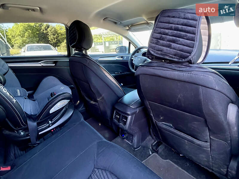 Седан Ford Fusion 2015 в Львове