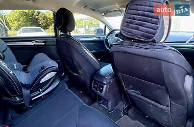 Седан Ford Fusion 2015 в 