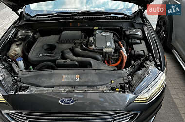 Седан Ford Fusion 2017 в 