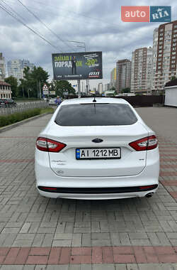 Седан Ford Fusion 2013 в 