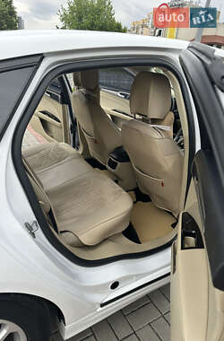Седан Ford Fusion 2013 в 