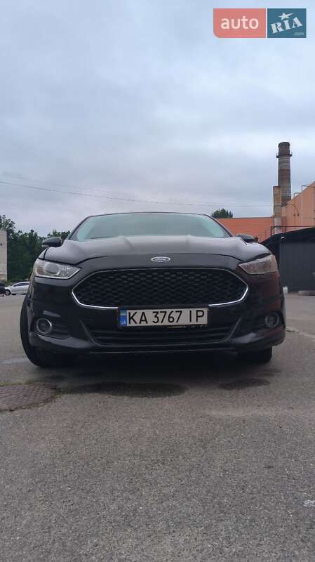 Седан Ford Fusion 2015 в 