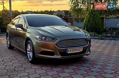 Седан Ford Fusion 2012 в 