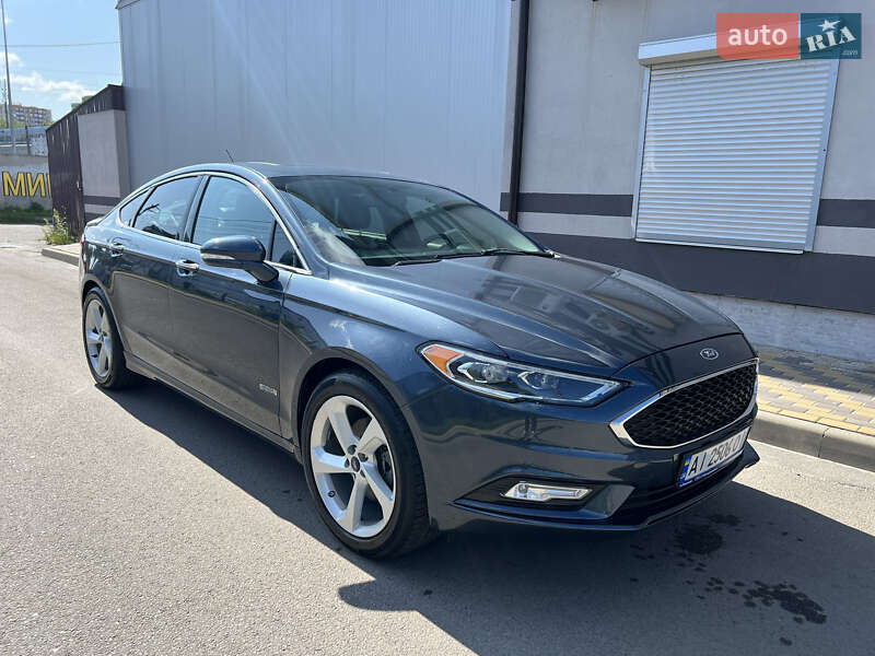 Седан Ford Fusion 2017 в Вишневом