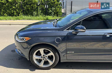 Седан Ford Fusion 2017 в 