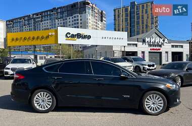 Седан Ford Fusion 2013 в 