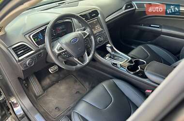 Седан Ford Fusion 2013 в 