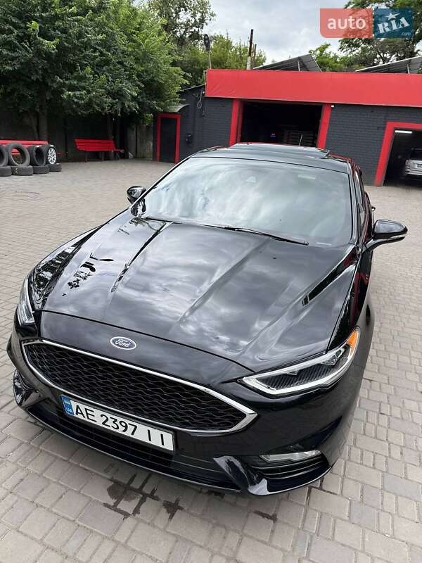 Седан Ford Fusion 2017 в 