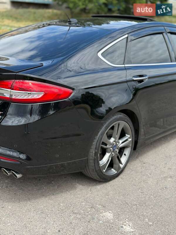 Седан Ford Fusion 2017 в Терновке