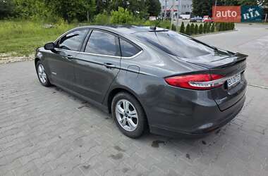 Седан Ford Fusion 2016 в 