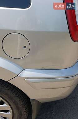 Хэтчбек Ford Fusion 2011 в 
