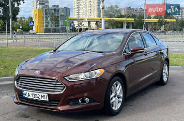 Седан Ford Fusion 2015 в 