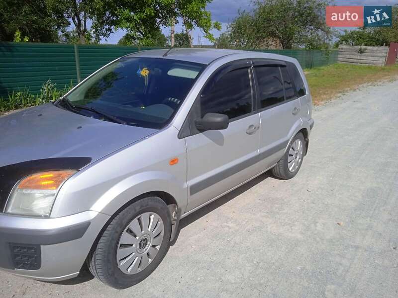Хэтчбек Ford Fusion 2009 в Звягеле