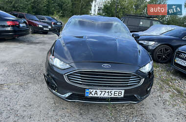 Седан Ford Fusion 2016 в 
