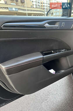 Седан Ford Fusion 2014 в 