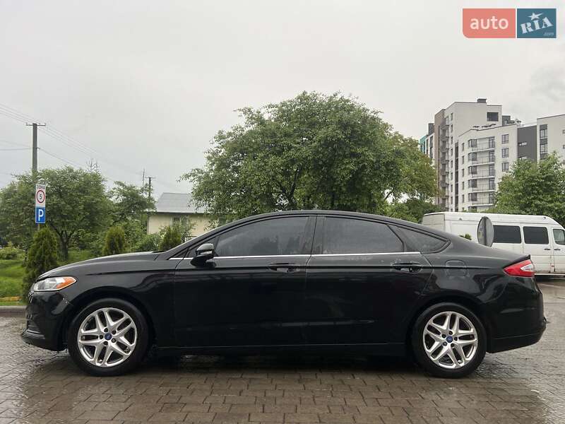 Седан Ford Fusion 2012 в Львове