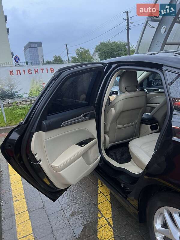 Седан Ford Fusion 2012 в Львове
