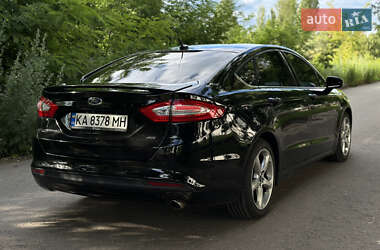 Седан Ford Fusion 2015 в 