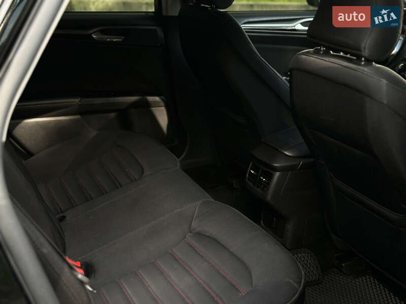 Седан Ford Fusion 2015 в Киеве