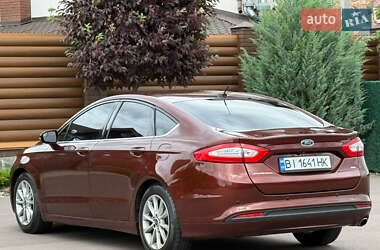 Седан Ford Fusion 2015 в 