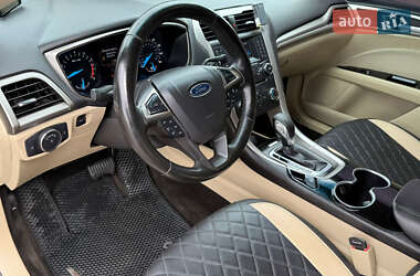 Седан Ford Fusion 2015 в 