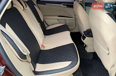 Седан Ford Fusion 2015 в 