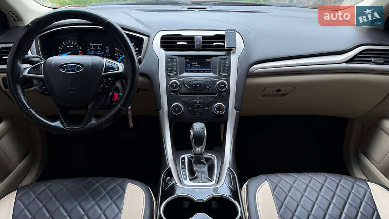 Седан Ford Fusion 2015 в Києві
