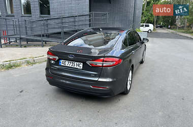 Седан Ford Fusion 2019 в 