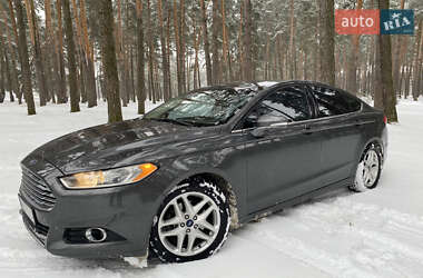 Седан Ford Fusion 2015 в 