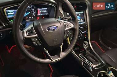 Седан Ford Fusion 2015 в 