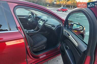 Седан Ford Fusion 2018 в 