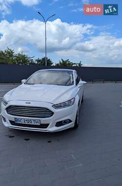 Седан Ford Fusion 2015 в 