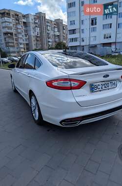 Седан Ford Fusion 2015 в 