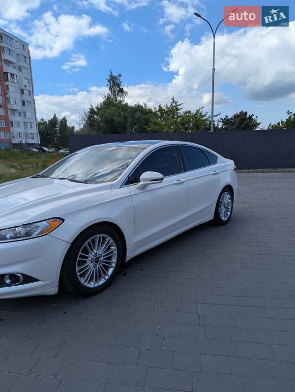 Седан Ford Fusion 2015 в Шептицькому