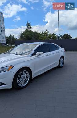 Седан Ford Fusion 2015 в 