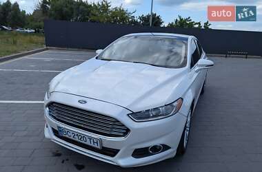 Седан Ford Fusion 2015 в 