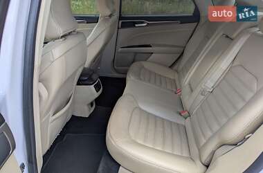 Седан Ford Fusion 2015 в 