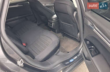 Седан Ford Fusion 2014 в 