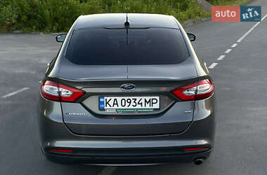 Седан Ford Fusion 2013 в 