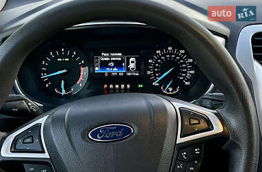 Седан Ford Fusion 2013 в 