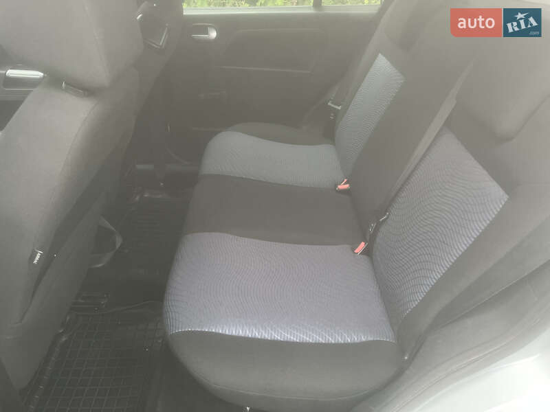 Хэтчбек Ford Fusion 2011 в Нежине