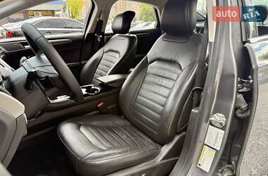 Седан Ford Fusion 2014 в 