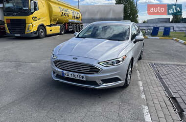 Седан Ford Fusion 2017 в 