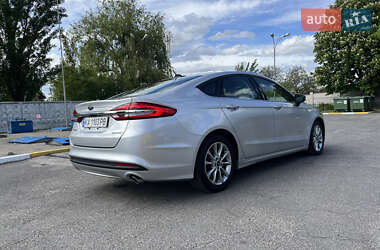 Седан Ford Fusion 2017 в 