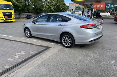 Седан Ford Fusion 2017 в 