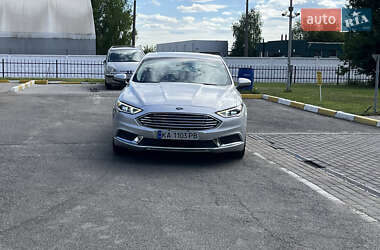 Седан Ford Fusion 2017 в 