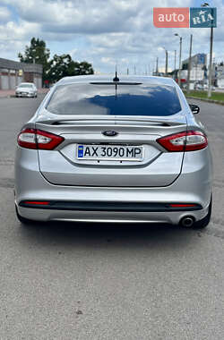 Седан Ford Fusion 2013 в 