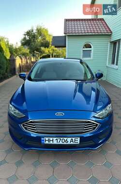 Седан Ford Fusion 2018 в 