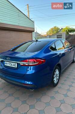 Седан Ford Fusion 2018 в 